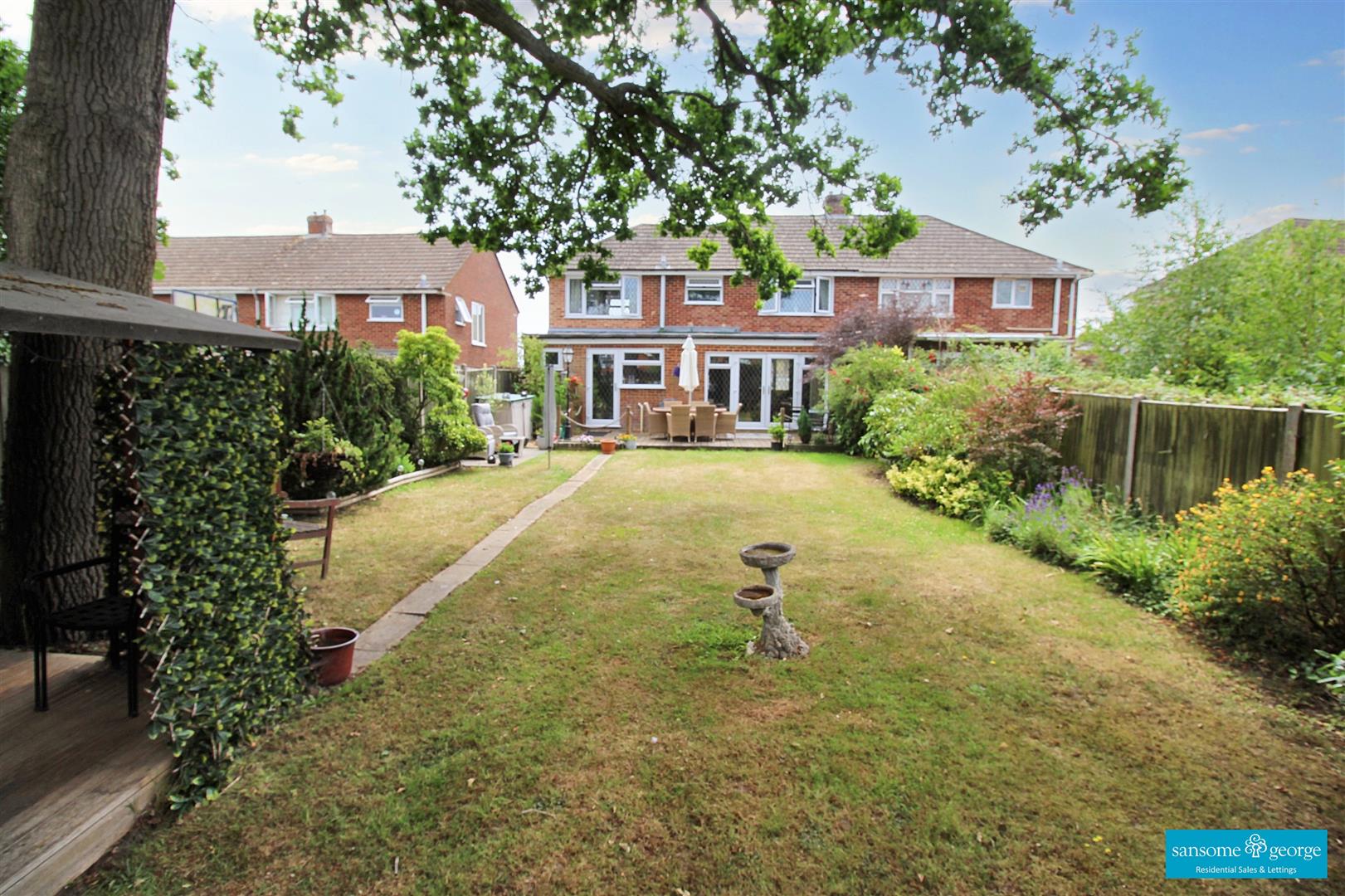4 bed property in Warborough Avenue, Reading